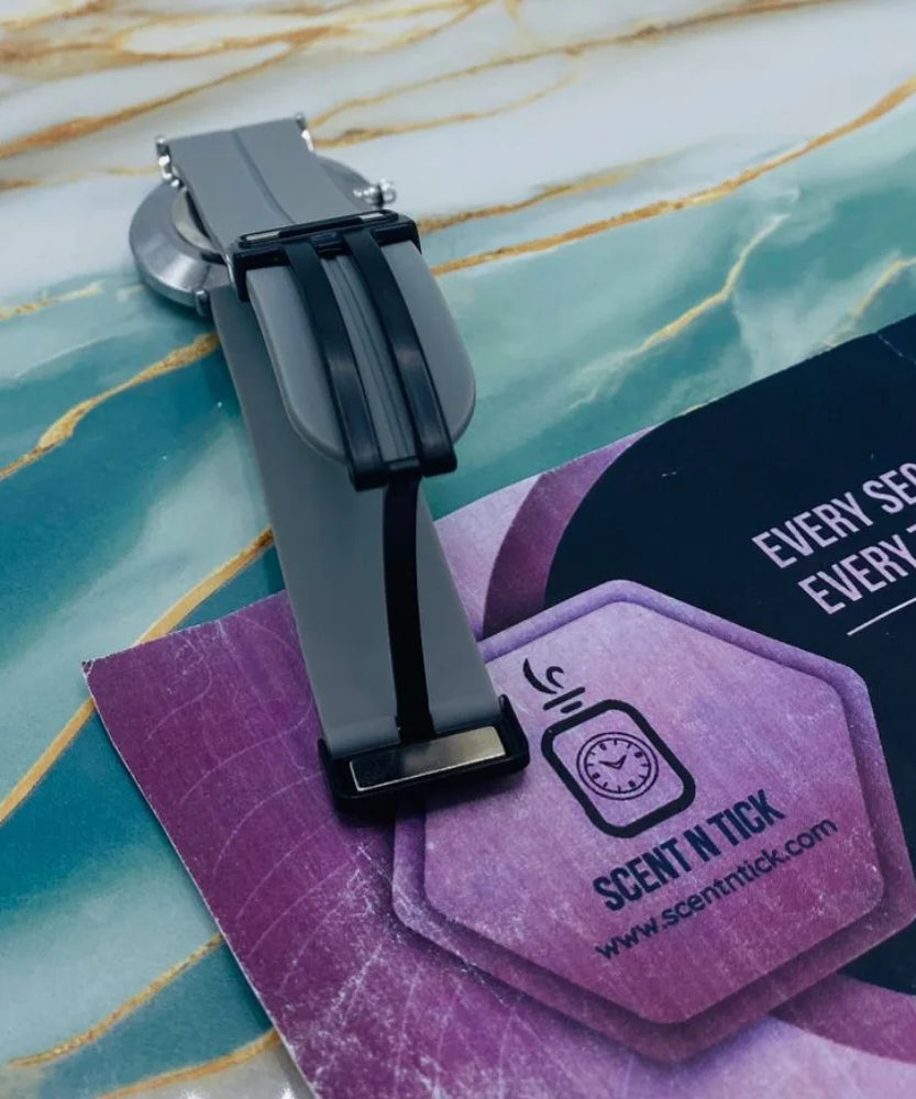 U Point Slim Watch with Magnet Rubber Strap